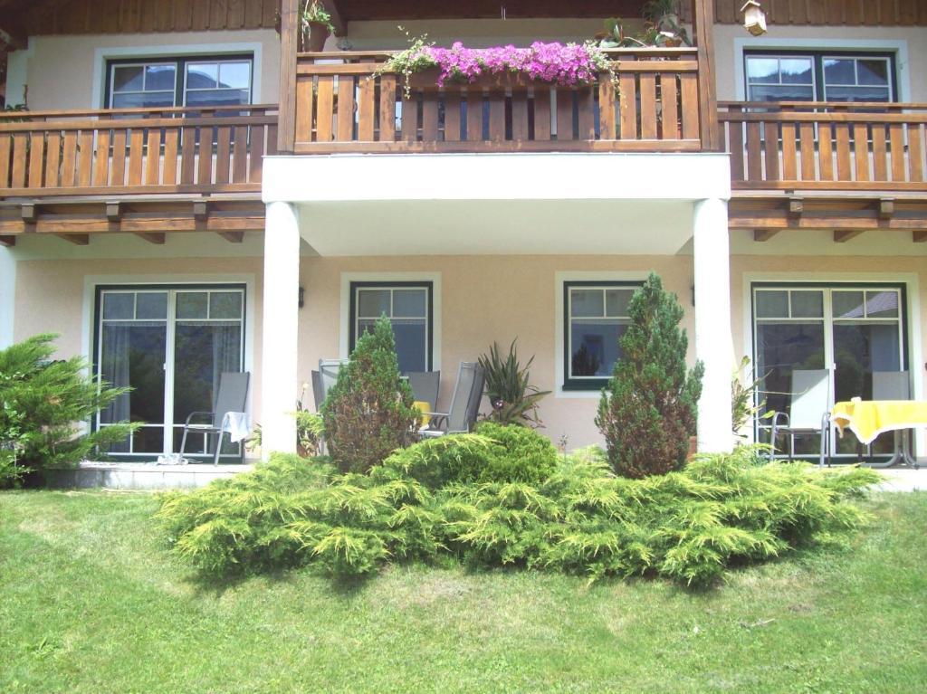 Apartmenthaus Simmer โอเบอร์ทราวน์ ภายนอก รูปภาพ